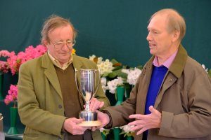 CHW receives the RHS Jim Gardiner Magnolia Cup